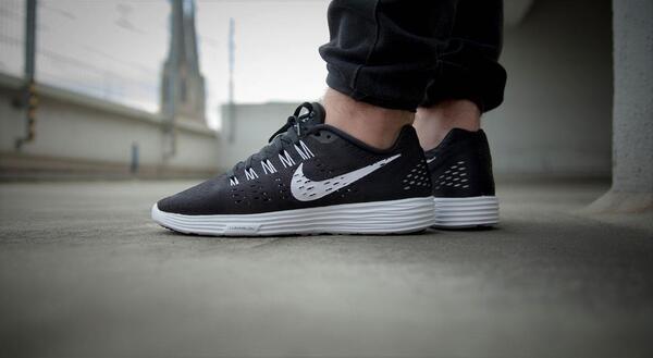 Nike lunartempo store 3 release